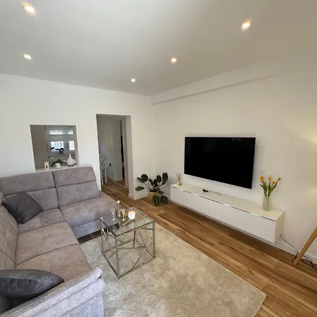 Apartman Flora *
