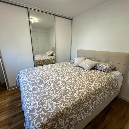 Flora Apartman