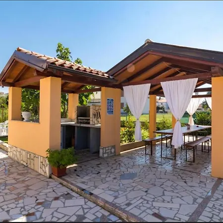 Apartman Flora *